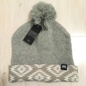 Beautiful Giant Gray Beanie / Outdoors OS NWT